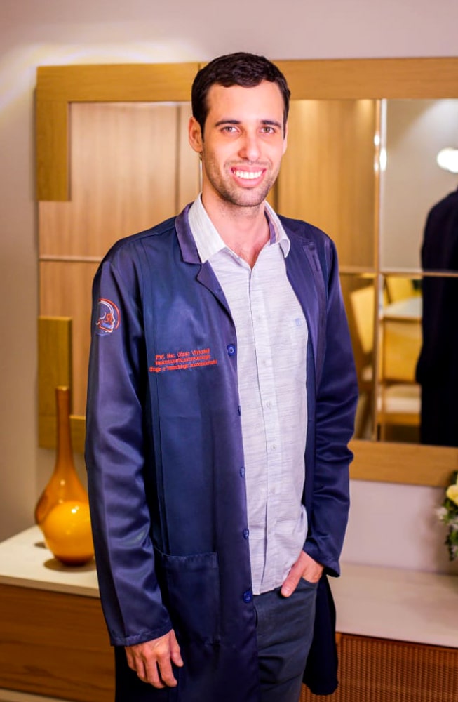 Dr. Cassio Vinhadelli